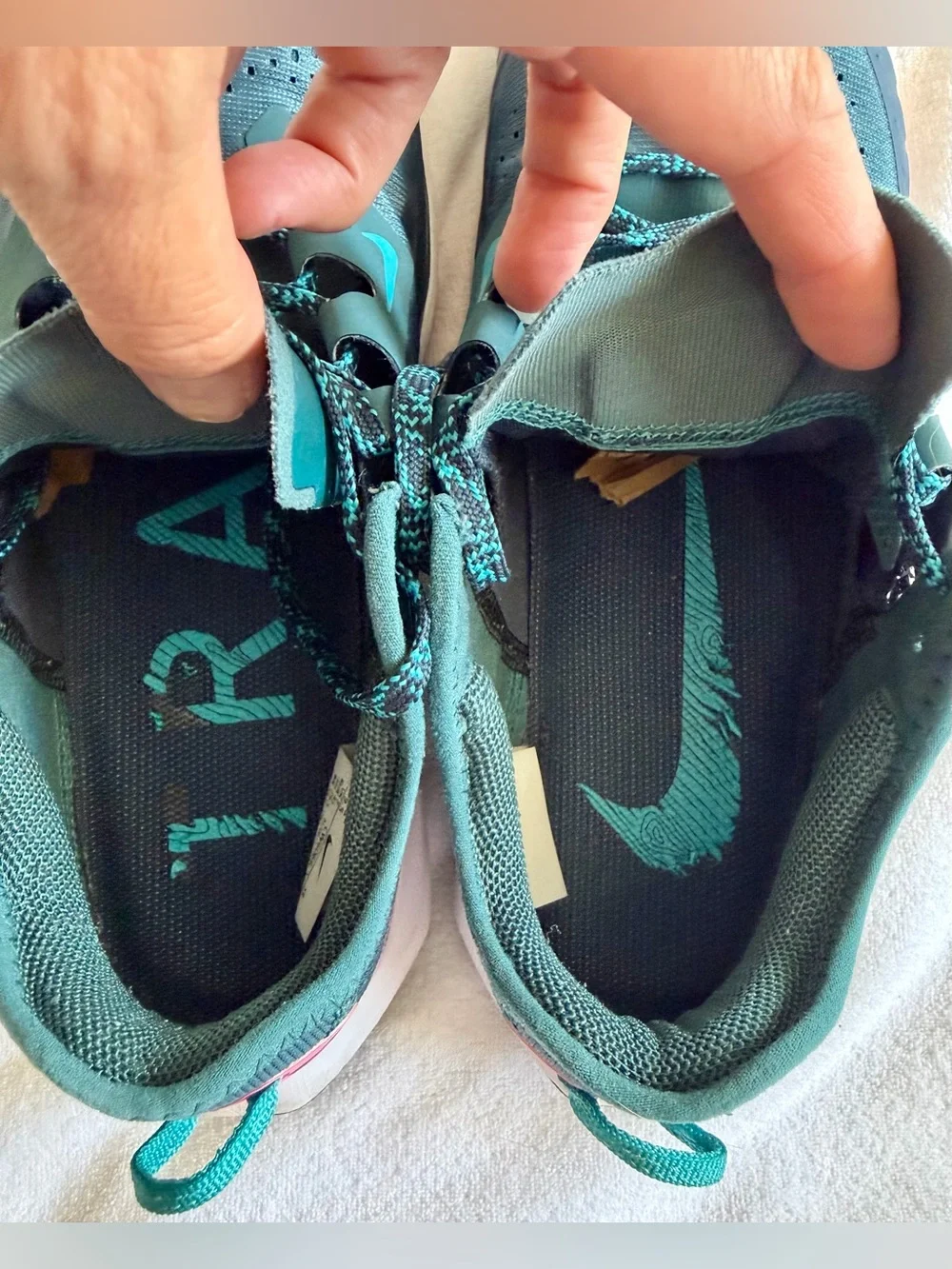 Nike Air Zoom Terra Kiger 7 Trail Running Shoes Women’s 9.5 Teal Pink CW6066-301